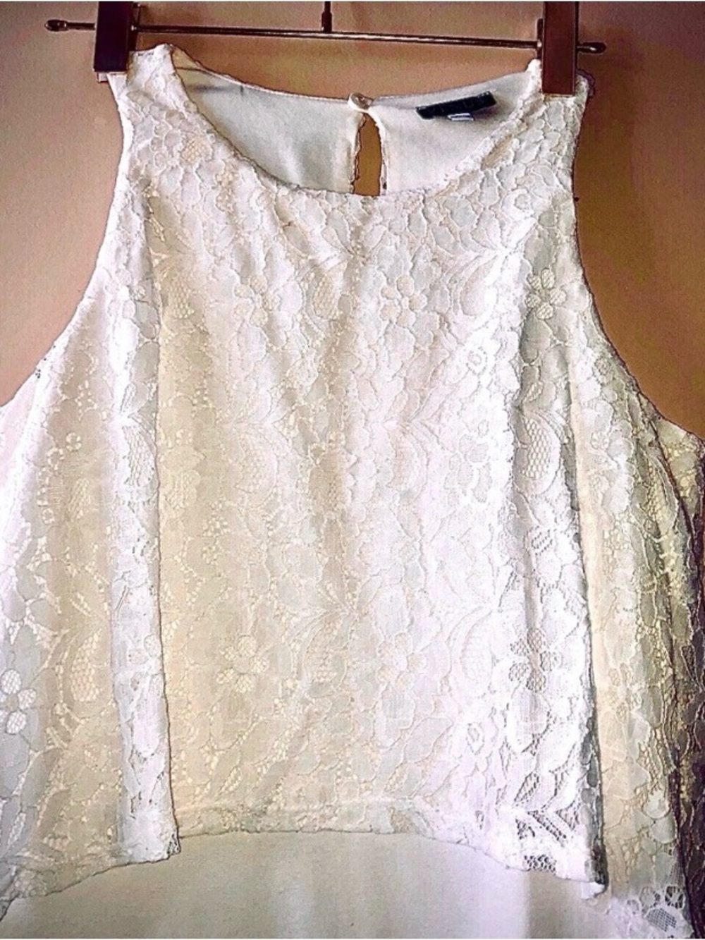 Gorgeous White Lace Sleeveless Shell Top, Like New